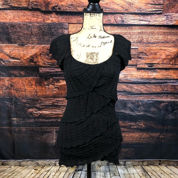 White House Black Market Tops - WHITE HOUSE BLACK MARKET • Beautiful Ruffle Blouse